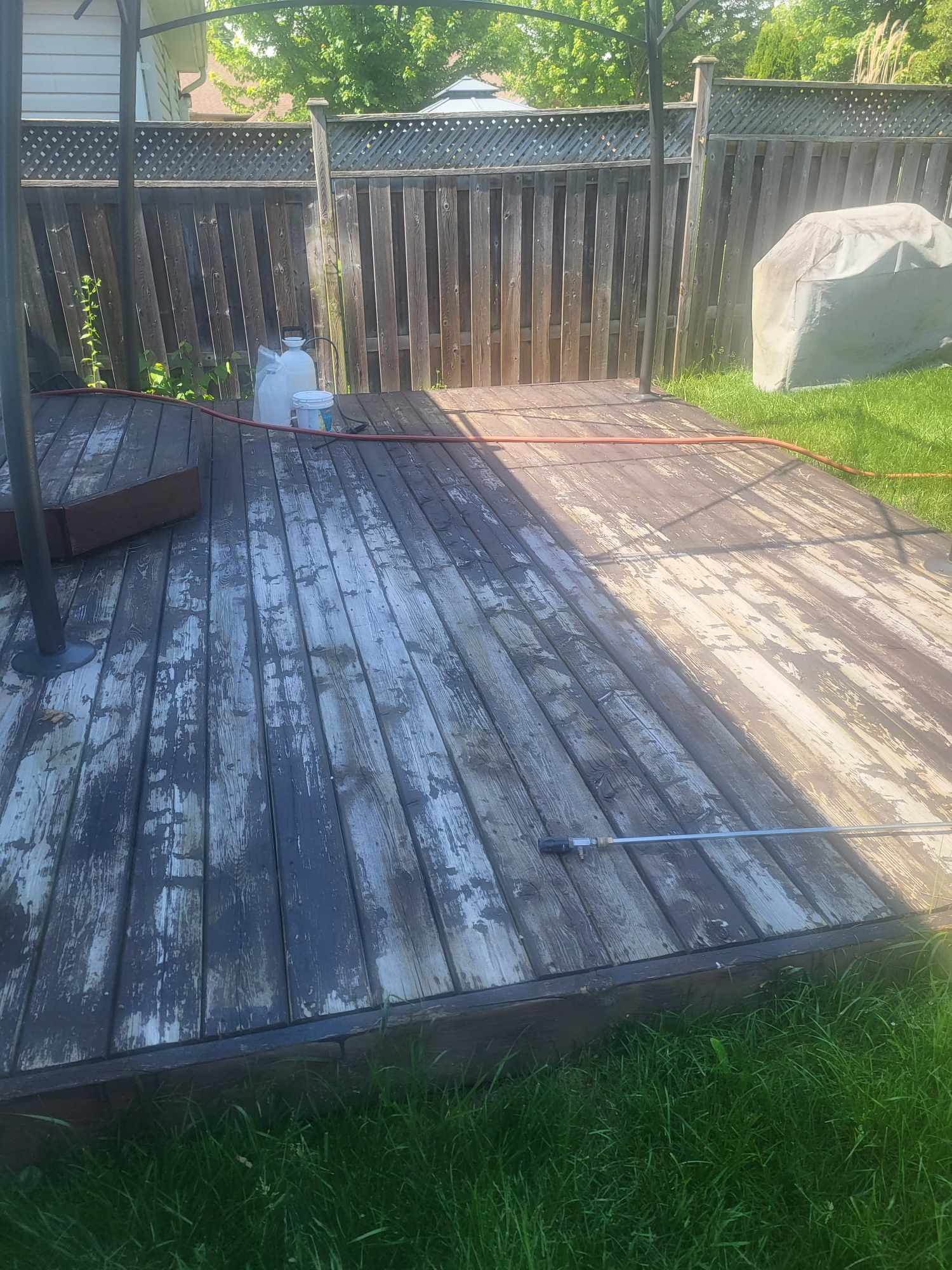 Deck Strip and Stain in Clarington, ON